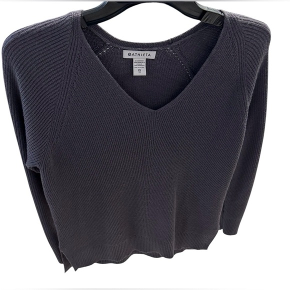 Women’s Athleta Hanover Merino Wool Blend Refined V-Neck Plum Sweater: Size XS - Picture 2 of 6